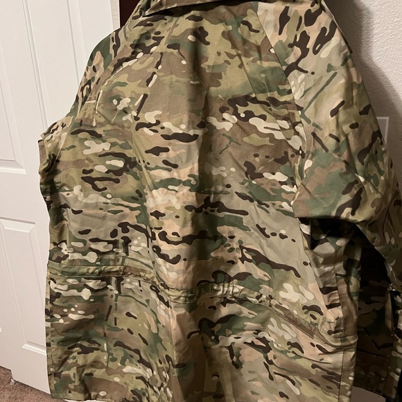 Camouflage Raincoat - Picture 5 of 10